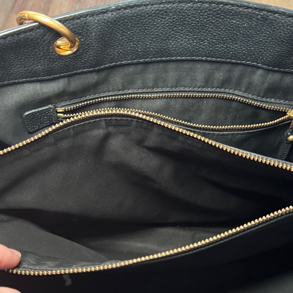 Black Leather Tory Burch Everly Tote Bag - Picture 6 of 6